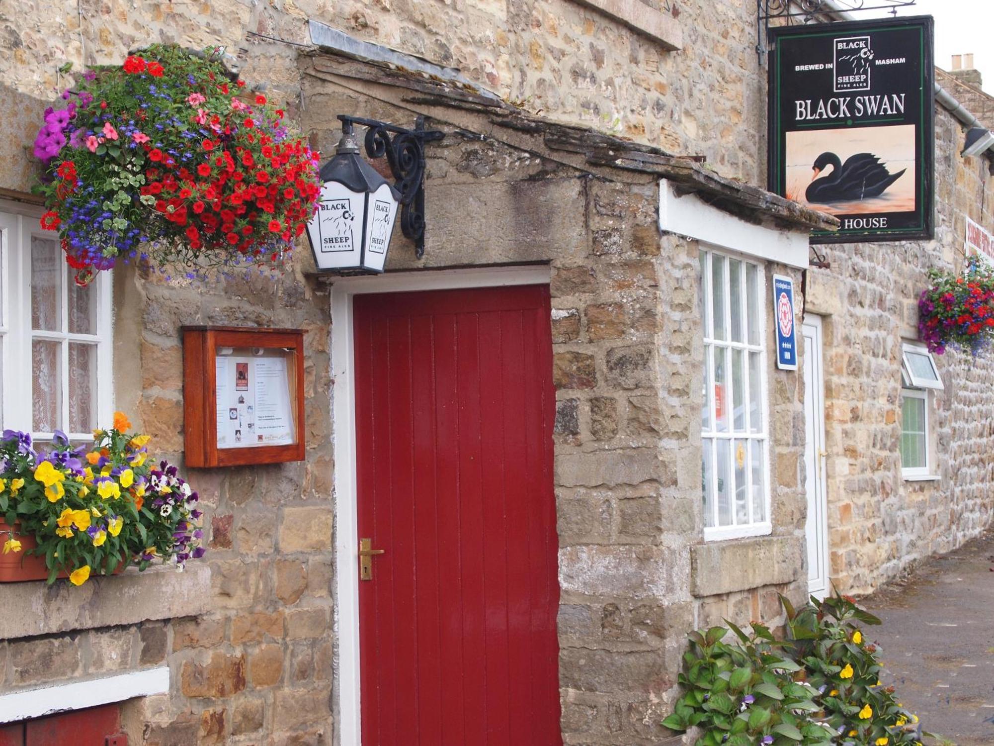 Black Swan Inn Masham Bagian luar foto